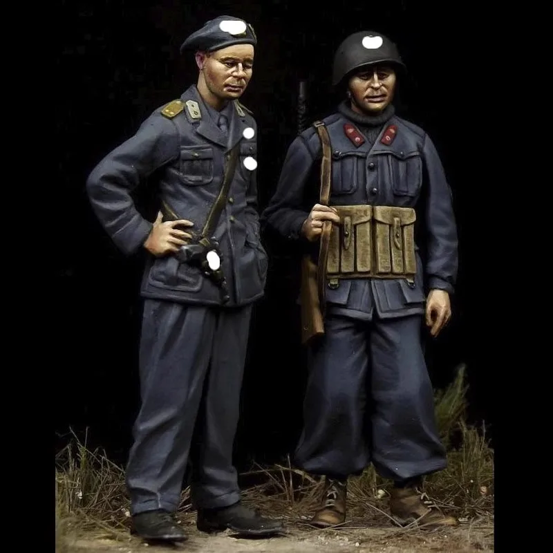 

1/35 Resin Soldier Model Kit Commander Soldier Two Person White Model Handmade 3 Unassambled And Unpainted Gk Model Enthusiast