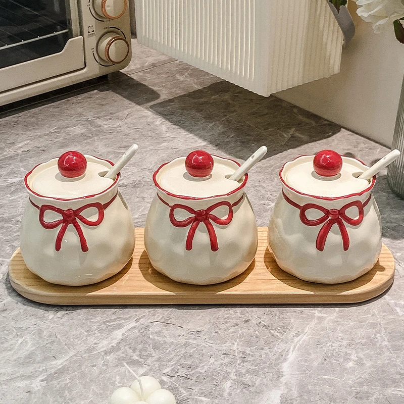 القوس السيراميك التوابل جرة منزلية جديدة عالية الجمالية الربط الملح شاكر مع غطاء مغرفة رائعة لطيف أدوات المائدة المطبخ