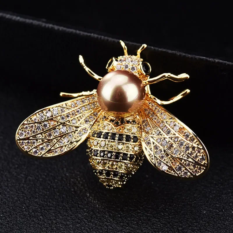 Sparkling Niche Design Bee Imitation Crystal Brooch Fashionable Cute Insect Badge Men Women\'s Clothing Accessories Pin Gifts