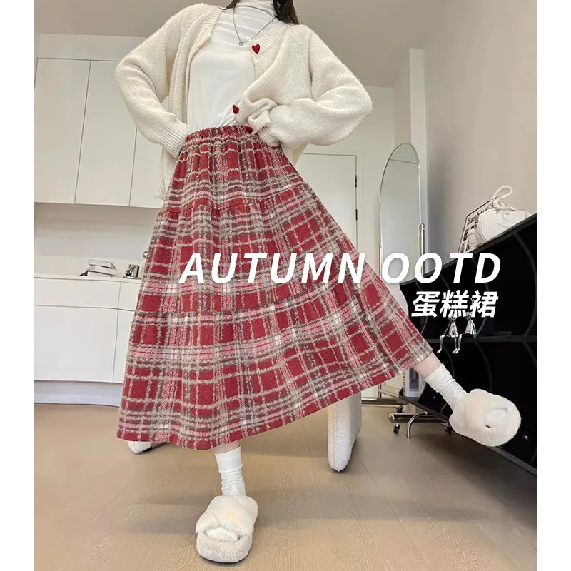 

Red Plaid Skirt for Women Spring and Autumn2025New Mid-Length StyleaFlared Umbrella Skirt Slimming Christmas Woolen Cake Skirt