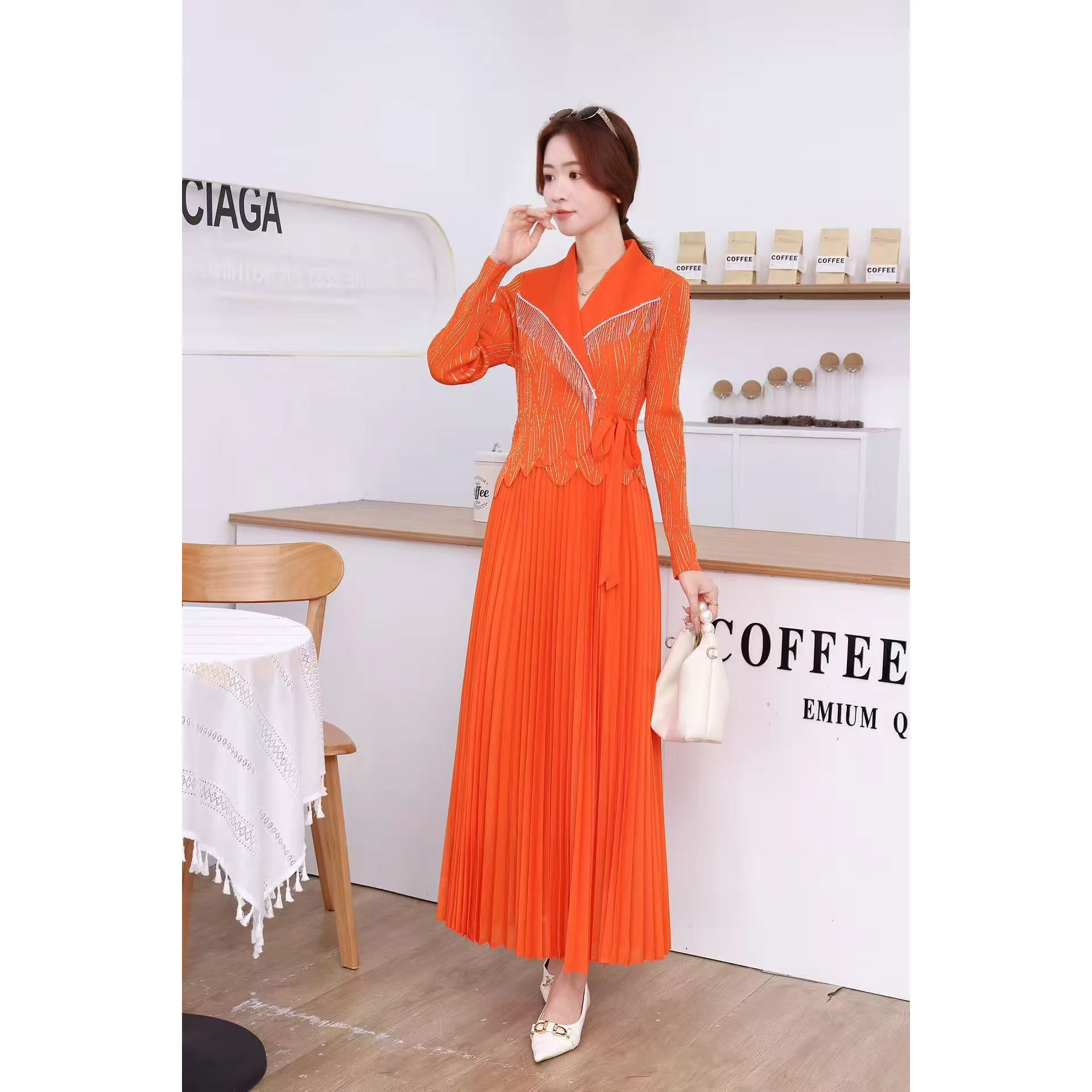 

rican Cross-Border Tee-Button Suit Collar Metal Tassel 3D Decoration Gold Printing Pleated Dr Women's Ethnic Clothing