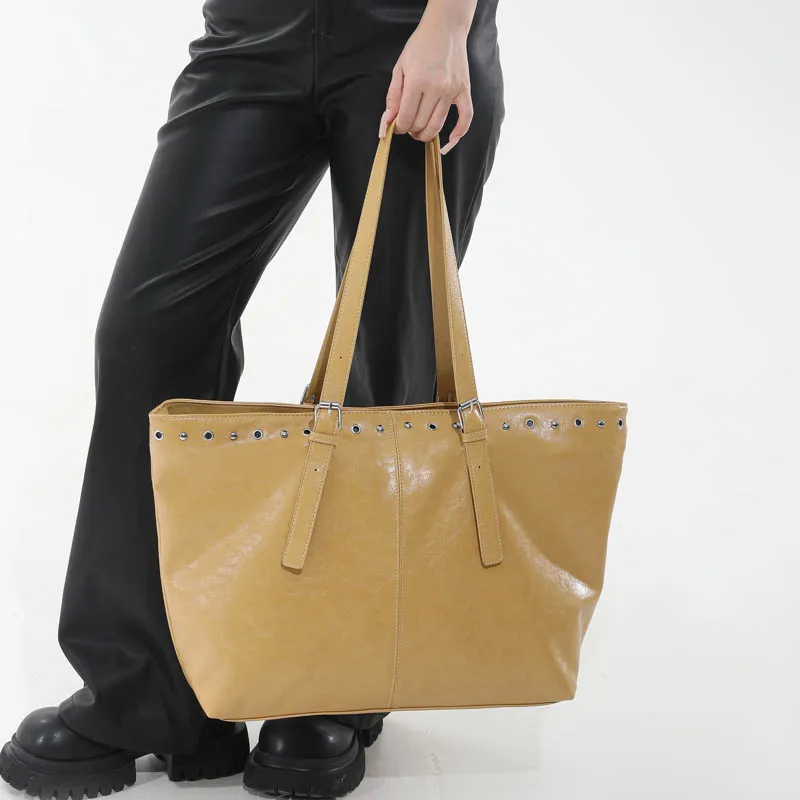 Women Vintage PU Leather Tote Bag Large Capacity Rivet Deco Single Shoulder Bag Adjustable Strap Casual Commuter Shopper Handbag