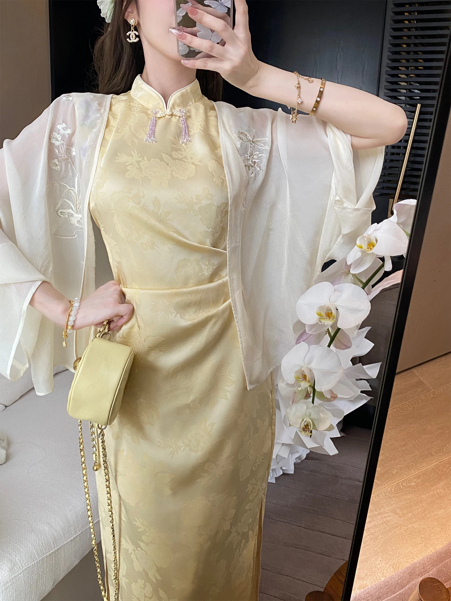 

Elegant New Chinese Style Silk Open Cardigan Women's Spring Summer Loose Fit Embroidered Loungewear Ga for the Seasons