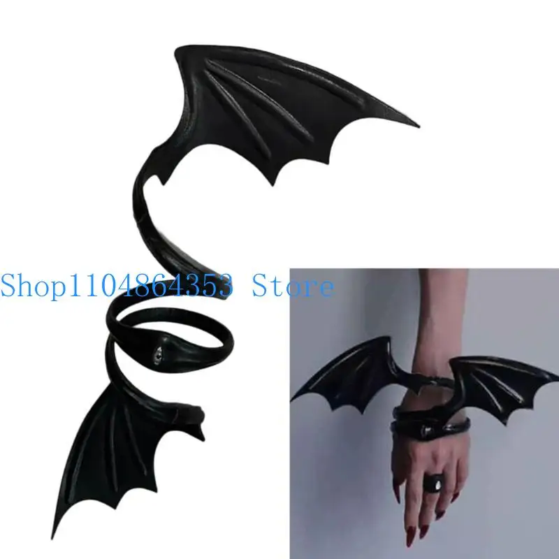 652F Intriguing Punk Styles Bat Wing Necklace in Black Color Fashion Accessory for Party Supplies Casual Wear Daily Use