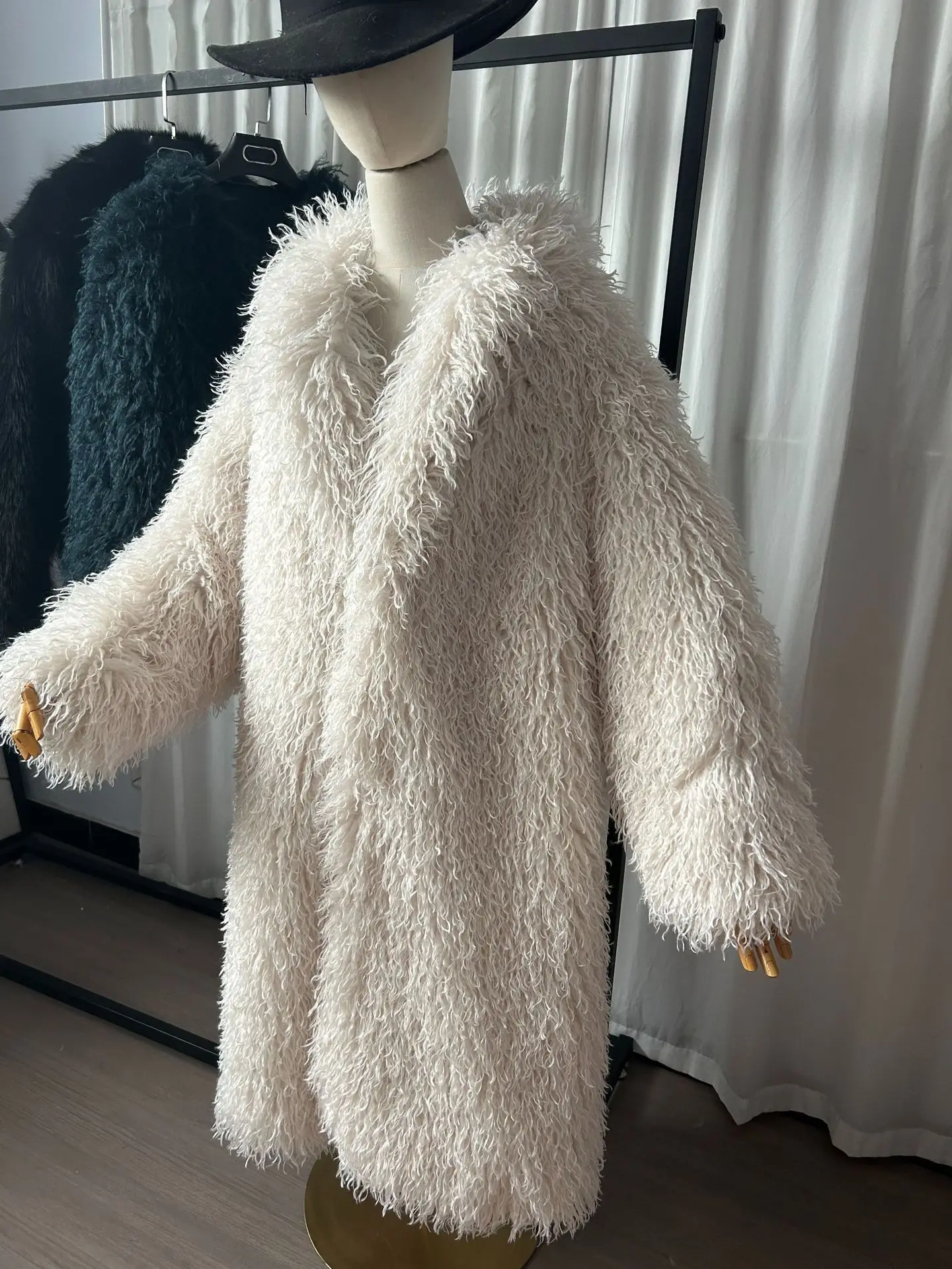 Damskie płaszcze z imitacji futra, eleganckie, zapinane na podwójne guziki, zimowe, damskie, steampunkowe, ikoniczne, mieszane, z dekoltem w serek, pluszowe, flokowane, miękkie, modne.