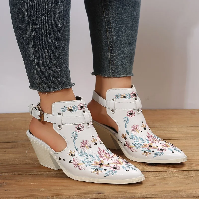 2023 New Sandals Women's Summer Personalized European and American Style Retro Embroidery Sandals Women's Thick Heel Sandals