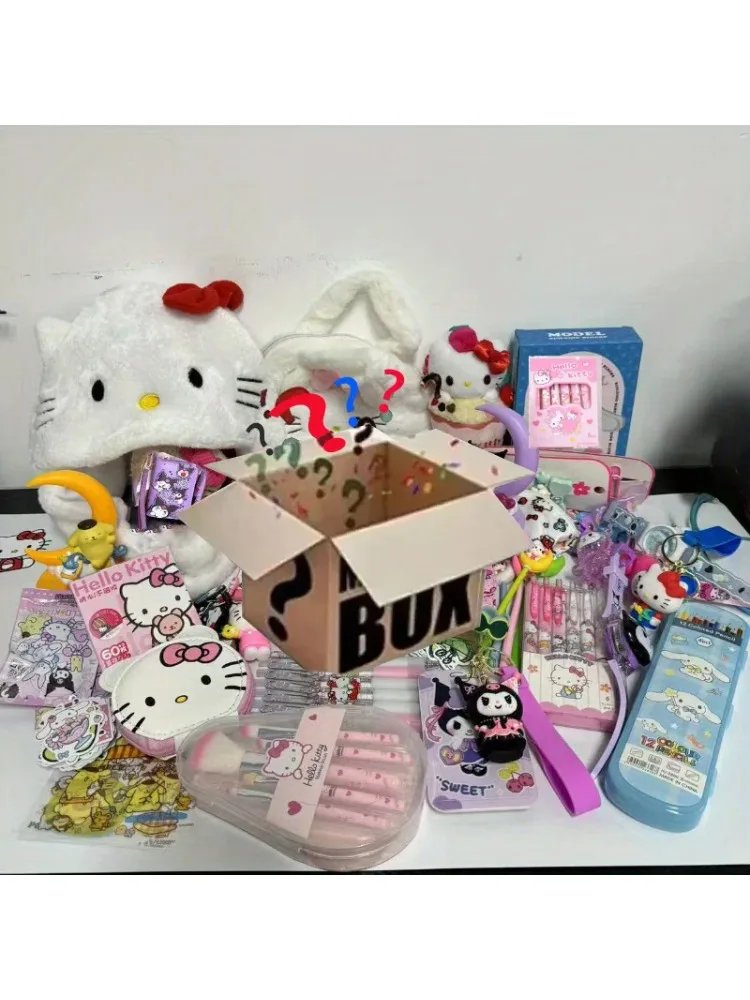 10-50 szt. Sanrio losowy, tajemniczy worek z zabawkami antystresowymi Hello Kitty Kuromi, 300 różnych stylów lalek, ozdób — zdjęcie 2