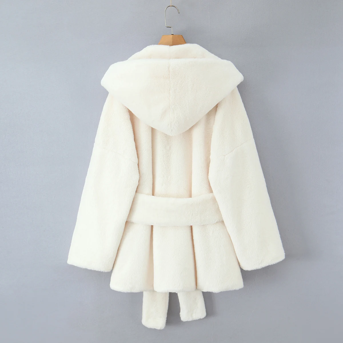 Invierno blanco lechoso bolsillos lazo fajas con capucha conejo abrigo de piel sintética CHILL manga larga mujeres cortas peludas prendas de vestir exteriores de gran tamaño