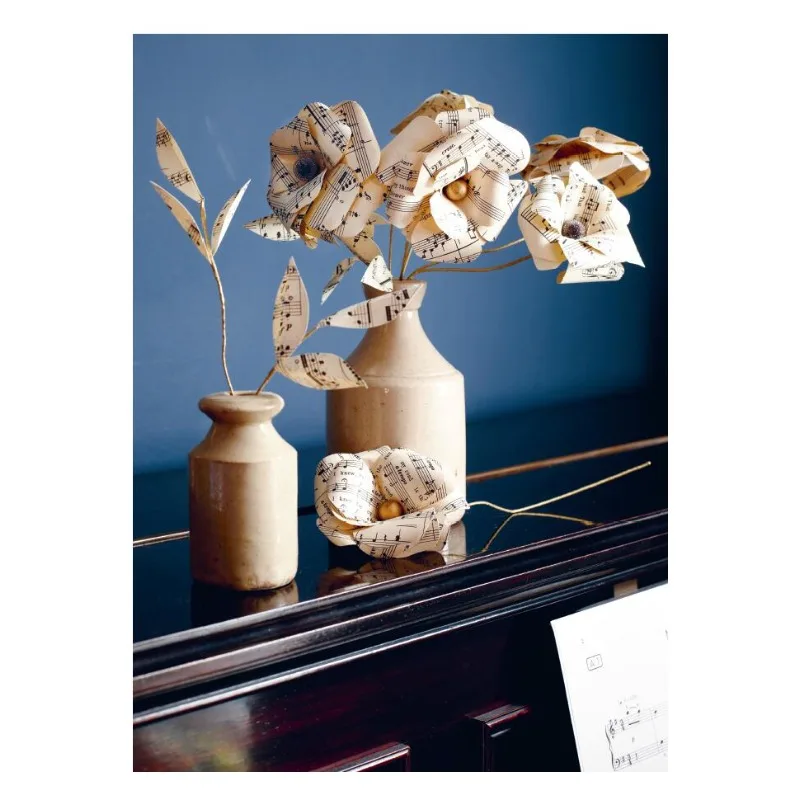 初心者向けペーパーフラワークラフトブック：家の装飾、ギフト、パーティーデコレーションのためのステップバイステップDIYチュートリアル