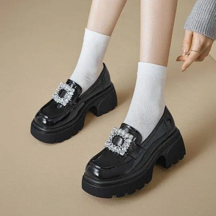 

Spring women's single shoes, spring 2025 new popular retro rhinestone versatile skirt, Korean one-pedal leather shoes