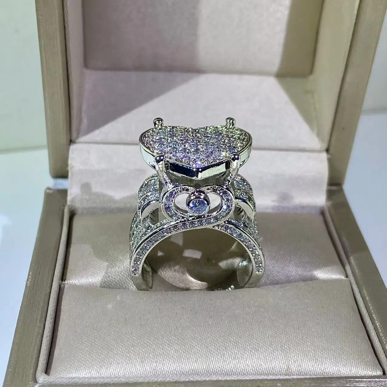 Nowy 925 Silver Exquisite Big Heart Ring 5A CZ Micro Pave Cubic Zirconia Ring Fully Iced Out Bling Hip Hop Punk Men Women Jewelry — zdjęcie 3