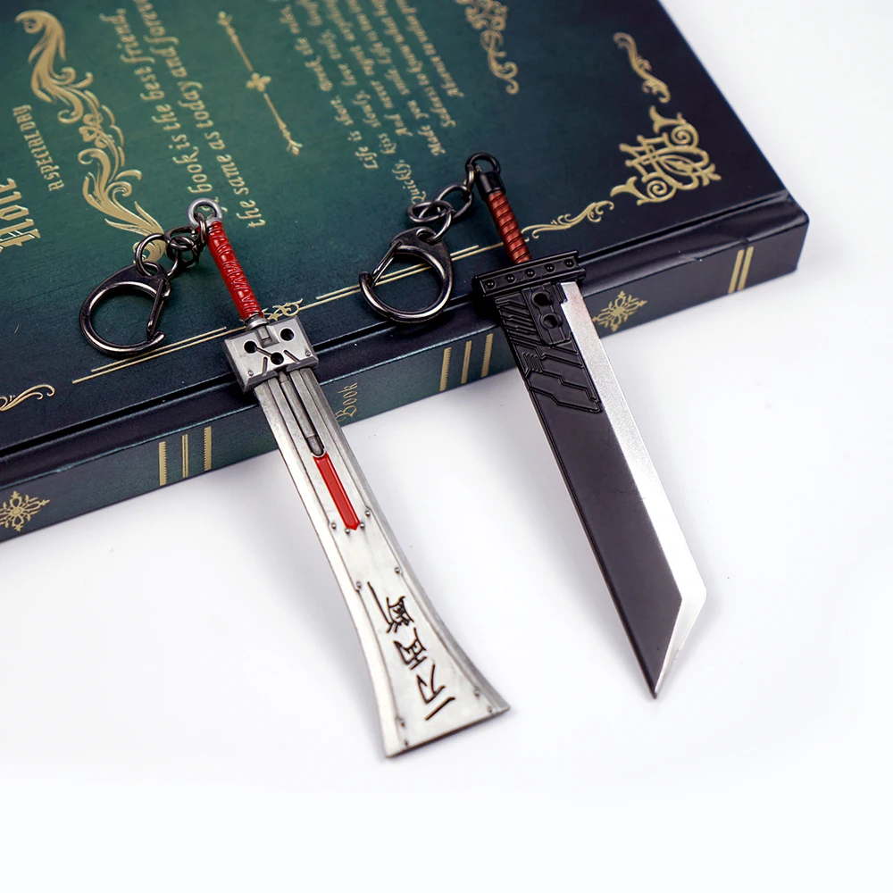 LLavero de espada Buster de 12cm Remake Final Fantasy 7 VII Cloud Strife llaveros de espada negra accesorios de juego llavero de coche llaveros