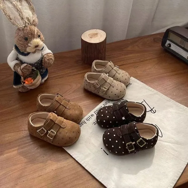 

New Children's Round Dot Breathable Flat Shoes Soft Sole Anti Slip Baby Girl's Casual Shoes Girls' Leather Shoes 2026 Autumn