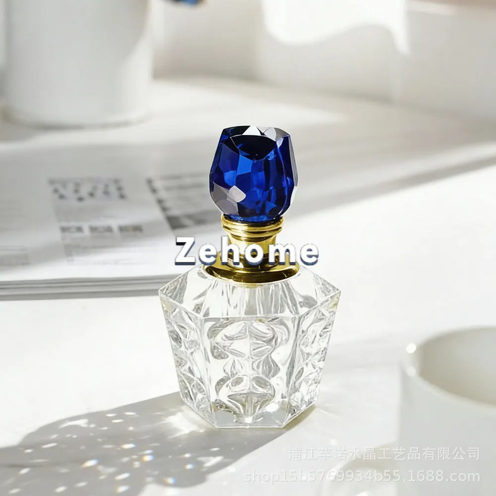 Elegant and exquisite crystal glass rose head perfume bottle ornament, sub-packed empty bottle aromatherapy ornament