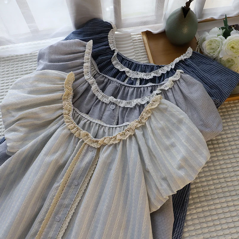 

Korean Version Sweet Lace Edge Shirt 2025 Summer New Loose Short Sleeved Blouse Elegant Round Neck Single Breasted Stripe Top