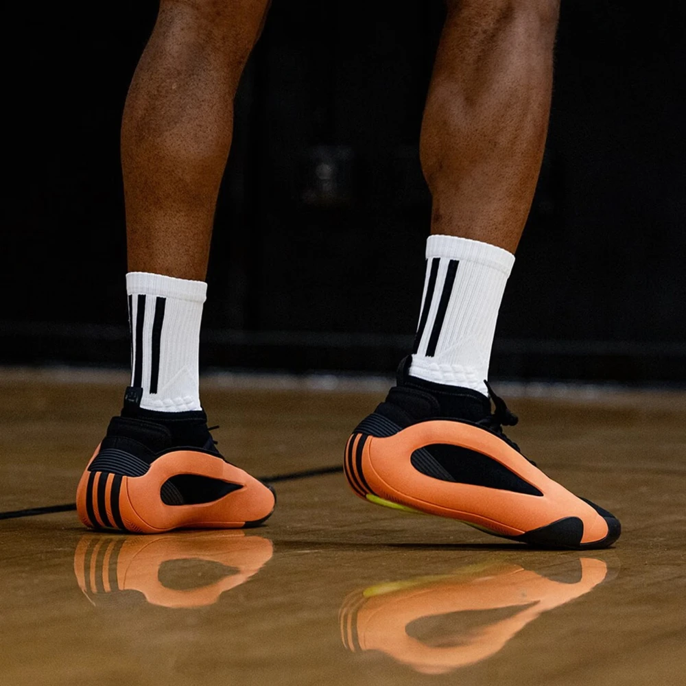 adidas Harden Vol. 8 Zapatos de Baloncesto para Hombre, Elegantes, Versátiles, de Alto Rendimiento, Acolchados, de Caña Baja, IE2694