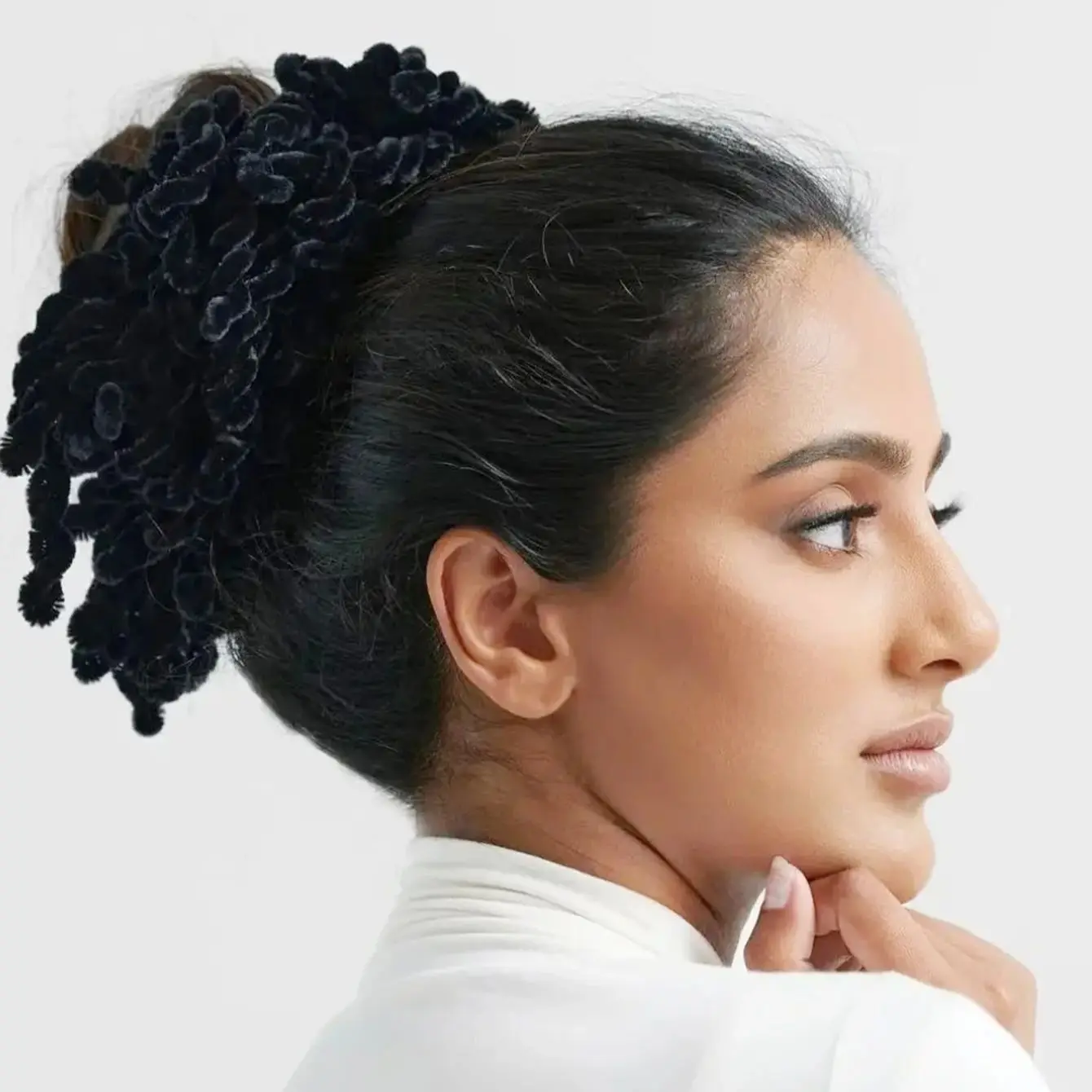 

Fashion Women Hair Scrunchies Personal Stripe Velvet Hair Tie Elastic Large Intestine Circle Solid color Hair Rope