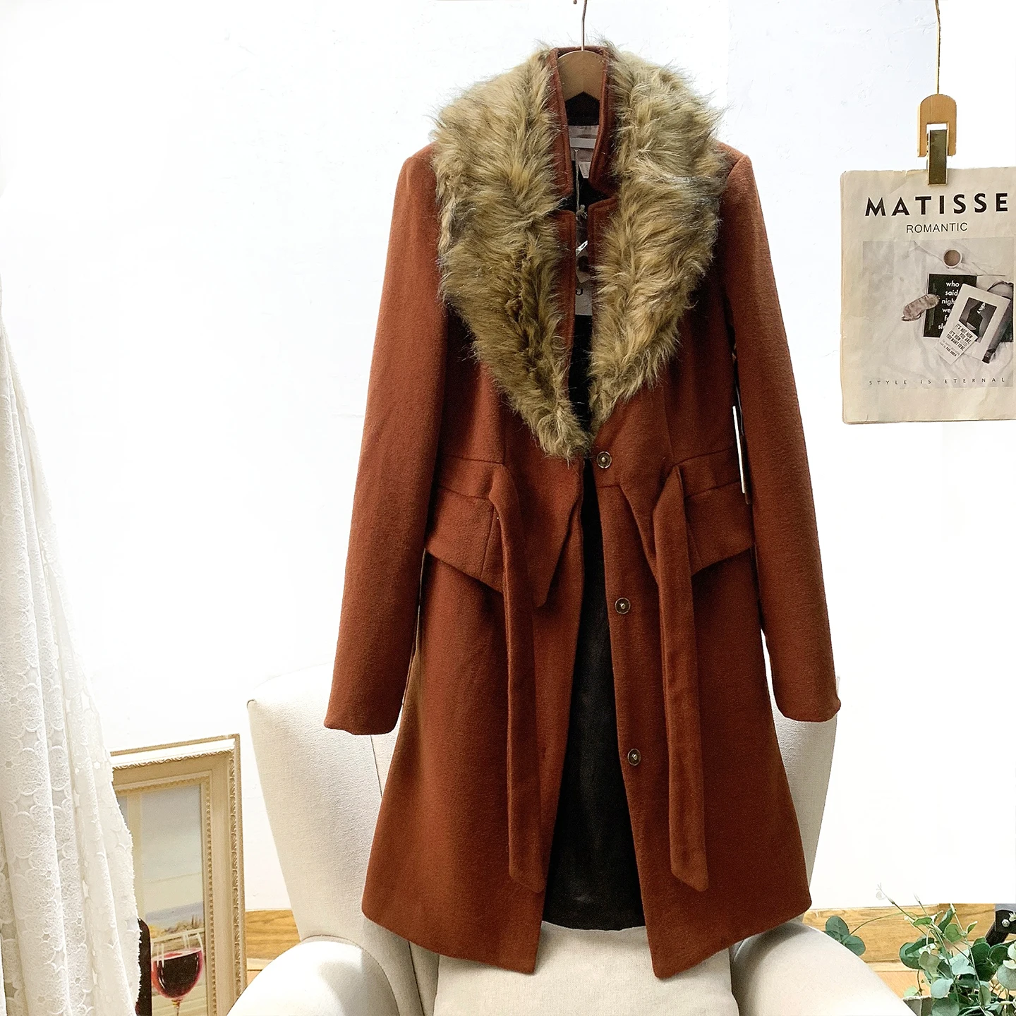 Retro British Style Women's Woolen Coat Medium Length Faux Fur Collar Belted Outerwear Winter Fashion Thickened Polyester