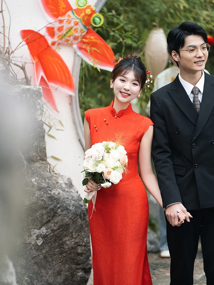 

Красное шелковое свадебное платье-ципон с боковыми пуговицами, без рукавов, в китайском стиле, для свадебной церемонии, весна 2024