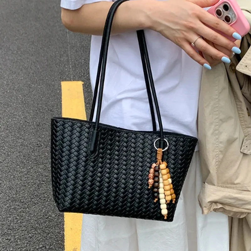 

Versatile Women's Crossbody Shoulder Bag Designer Fall Winter New Style Fashionable Single Strap Women Handbag