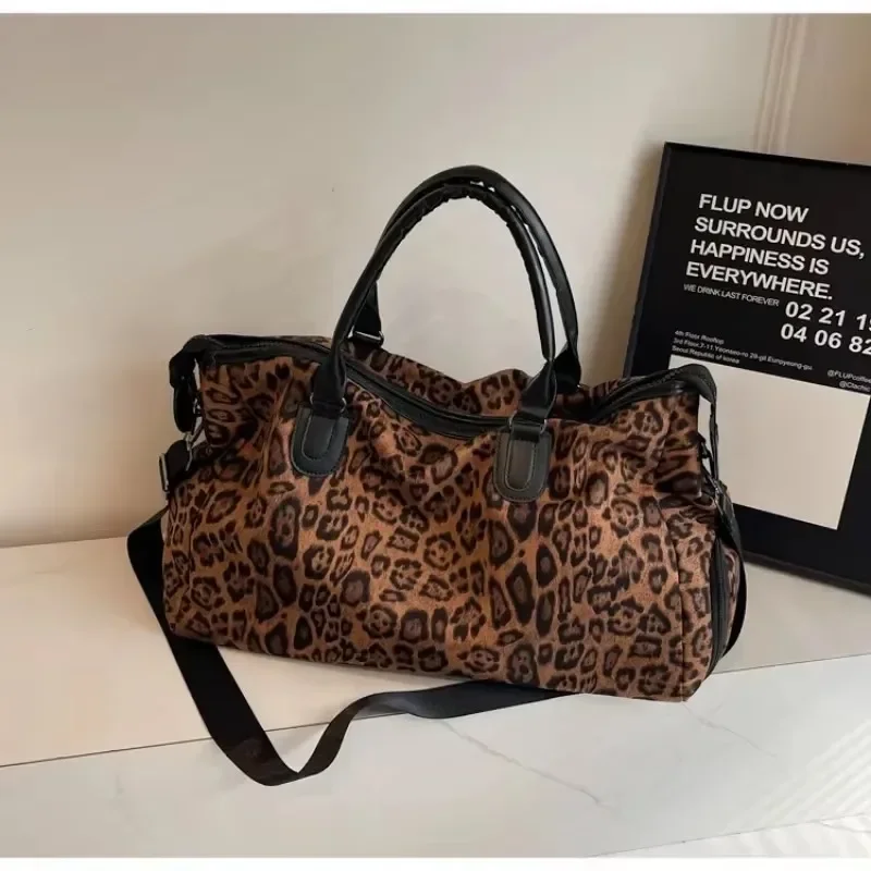 2025 Hot Trendy Leopard Personality Travel Shoulder Bags Large Capacity Dry and Wet Separation Super Cool Tote Bags for Women