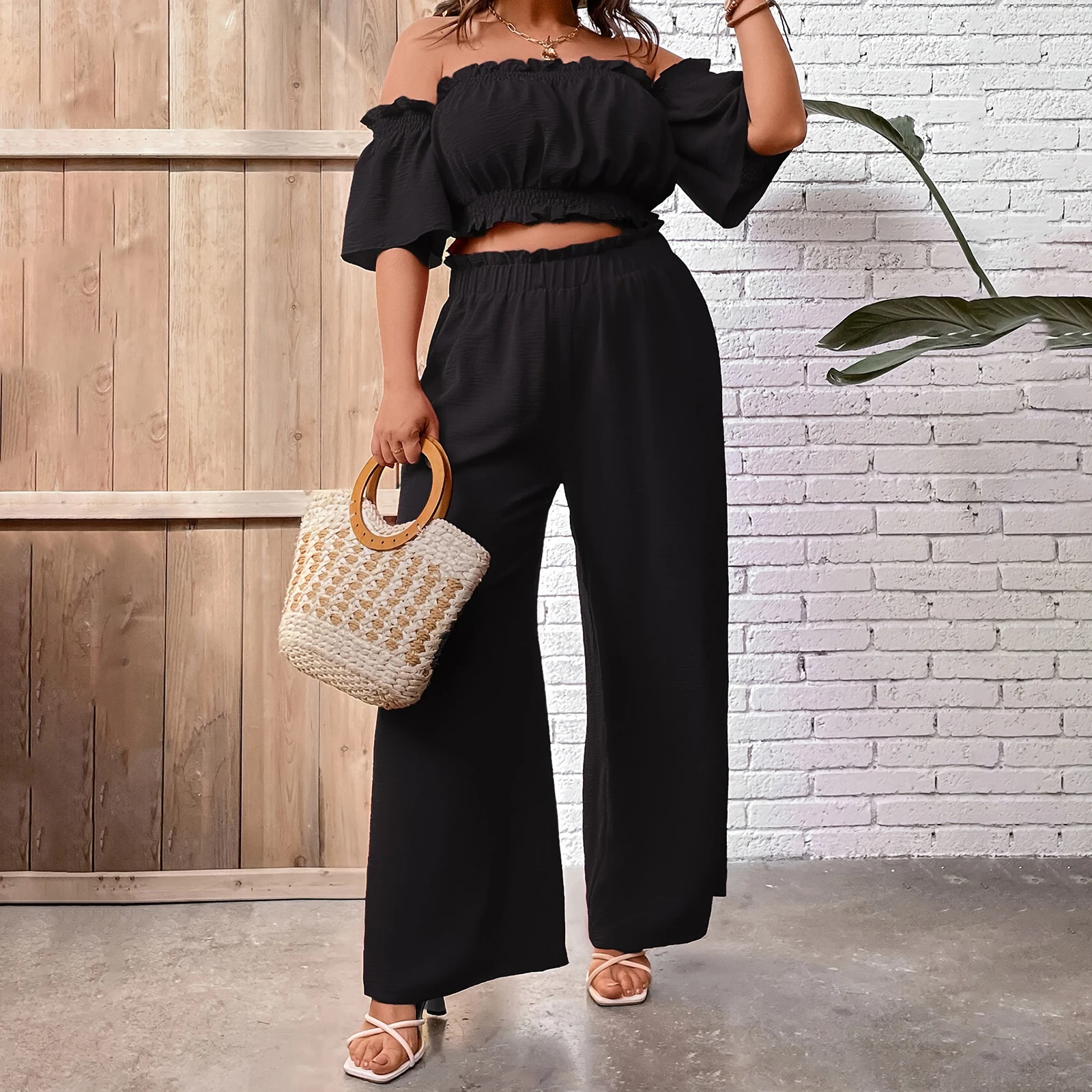 Completi neri da donna in 2 pezzi Top corto da donna sexy taglie forti con spalle scoperte e maniche corte con pantaloni Set taglie forti Streetwear