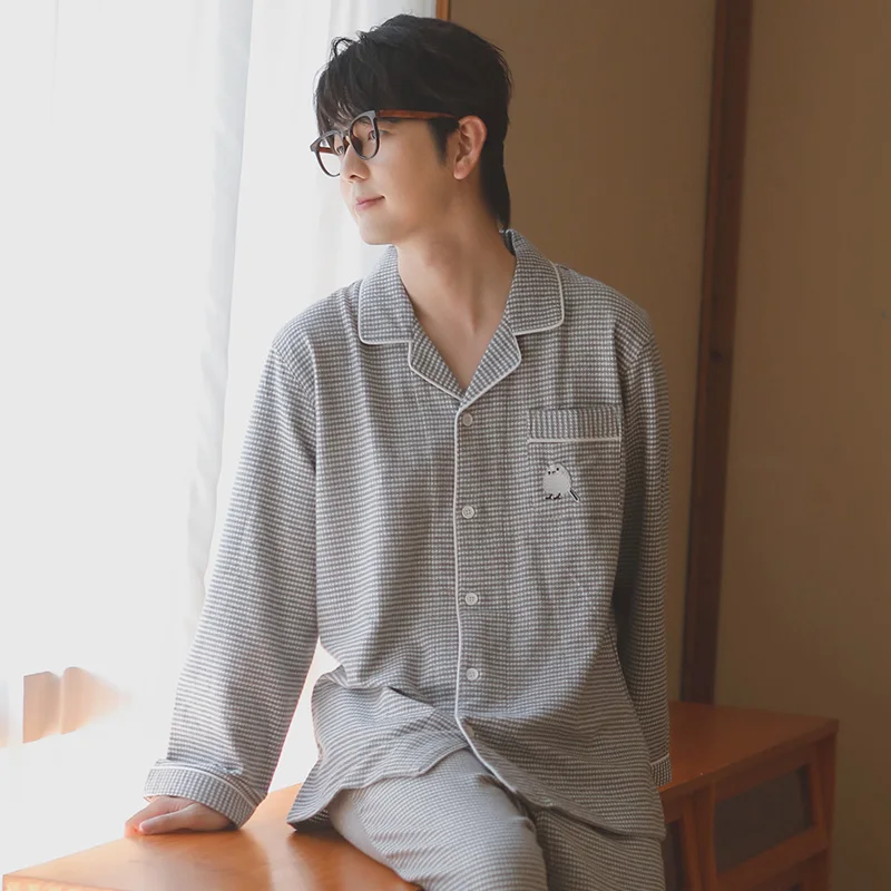 ชุดนอนผู้ชาย ชุดผ้ากำมะหยี่ผ้าฝ้ายแท้สำหรับฤดูใบไม้ร่วงและฤดูหนาว เสื้อคลุมขนาดบวกที่เรียบง่ายและทันสมัยสำหรับสวมใส่ในบ้าน