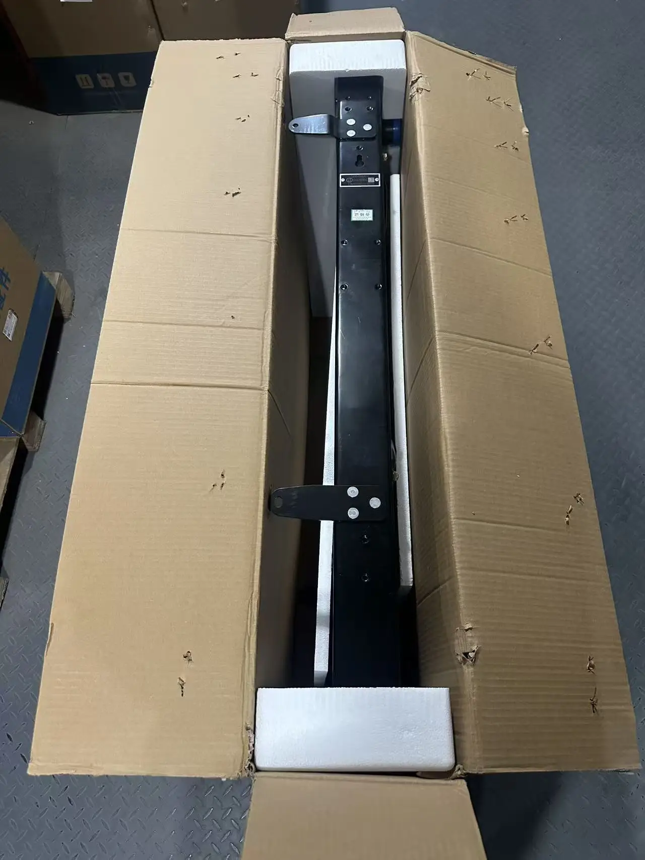 منتجات المصنع الأصلية لمجموعة المبرد SINOTRUK لـ SINOTRUK YG9525537010