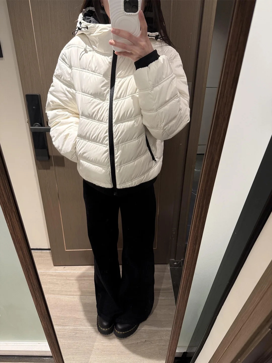 

Зимняя утепленная повседневная женская хлопковая куртка 2025 года с капюшоном, высококачественная, универсальная, в корейском стиле, прямого кроя, с длинными рукавами, на молнии