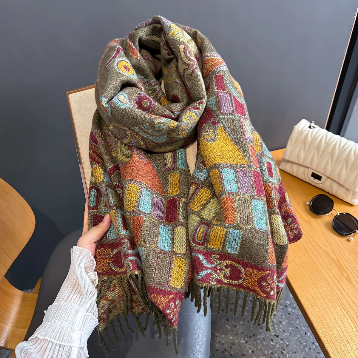 New Print Winter Poncho Scarf Women Luxury Design Warm Thick Shawl Thick Warp Blanket Bufanda Bufanda Echarpe Casual Accessories