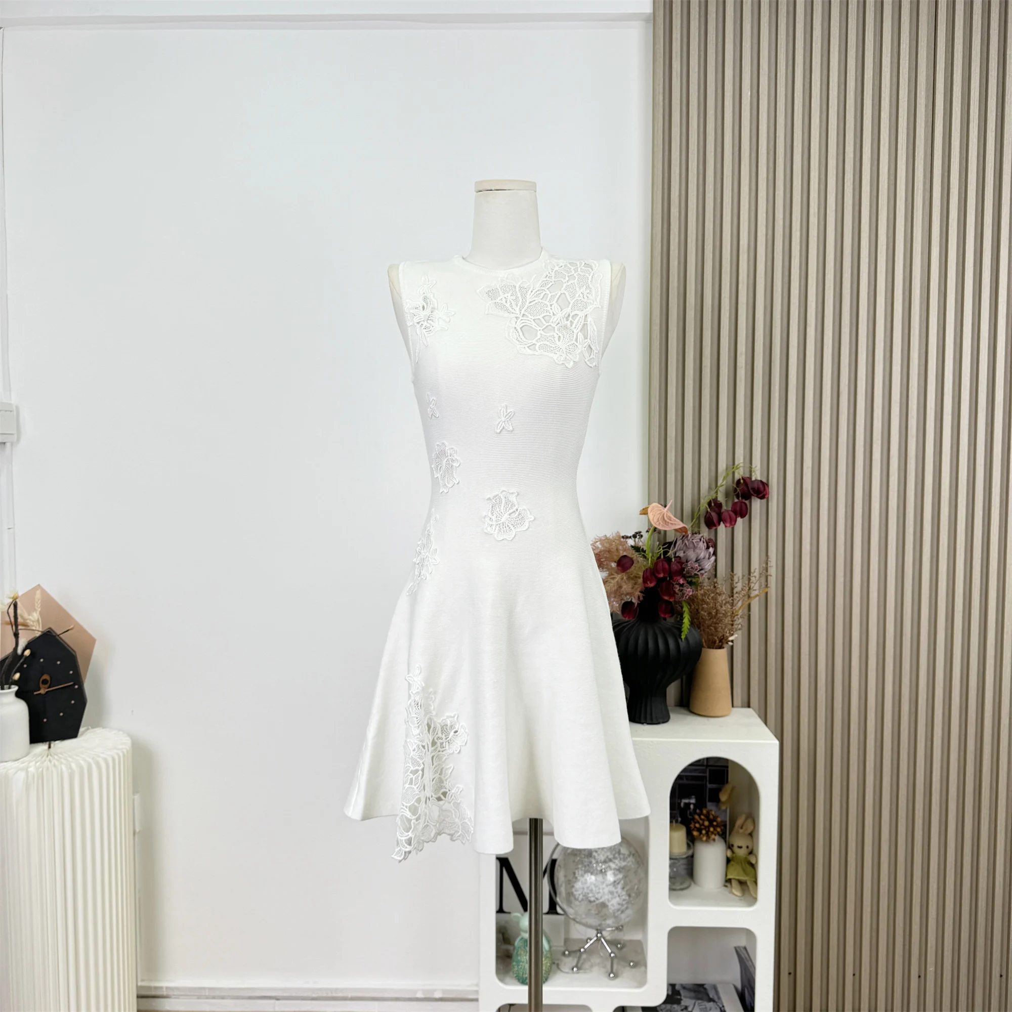 เดรสผู้หญิงลายลูกไม้ทรงเอเข้ารูป กระโปรงทรงเอ สไตล์หรูหรา ดูดีมีระดับ ผ้าถัก แฟชั่นฤดูใบไม้ผลิ สไตล์ฝรั่งเศส คอทรงกลม รุ่น F594