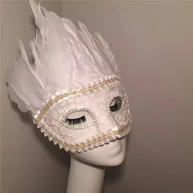 

White Feather Makeup Ball Adult Couple Half Face Nightclub Performance Mask