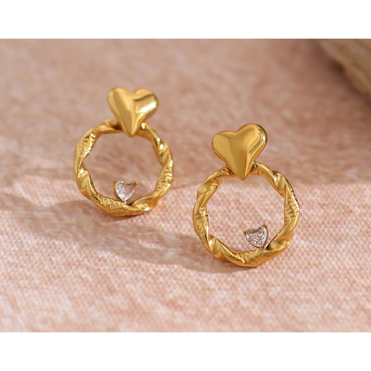 YACHAN Trendy Heart Crystal Stainless Steel Stud Earrings for Women Exquisite Chic Irregular 18K Gold Plated Jewelry - Detail 1