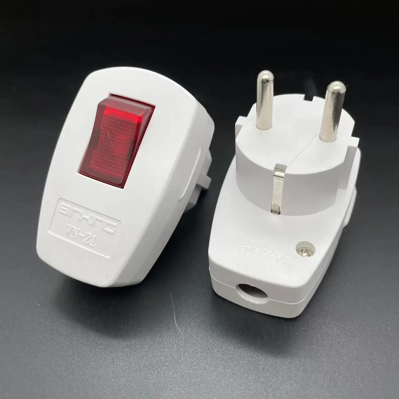 Germania Schuko spina di alimentazione ricaricabile con interruttore di alimentazione on-off 250V 10A EU CEE 7/7 connettore adattatore Standard