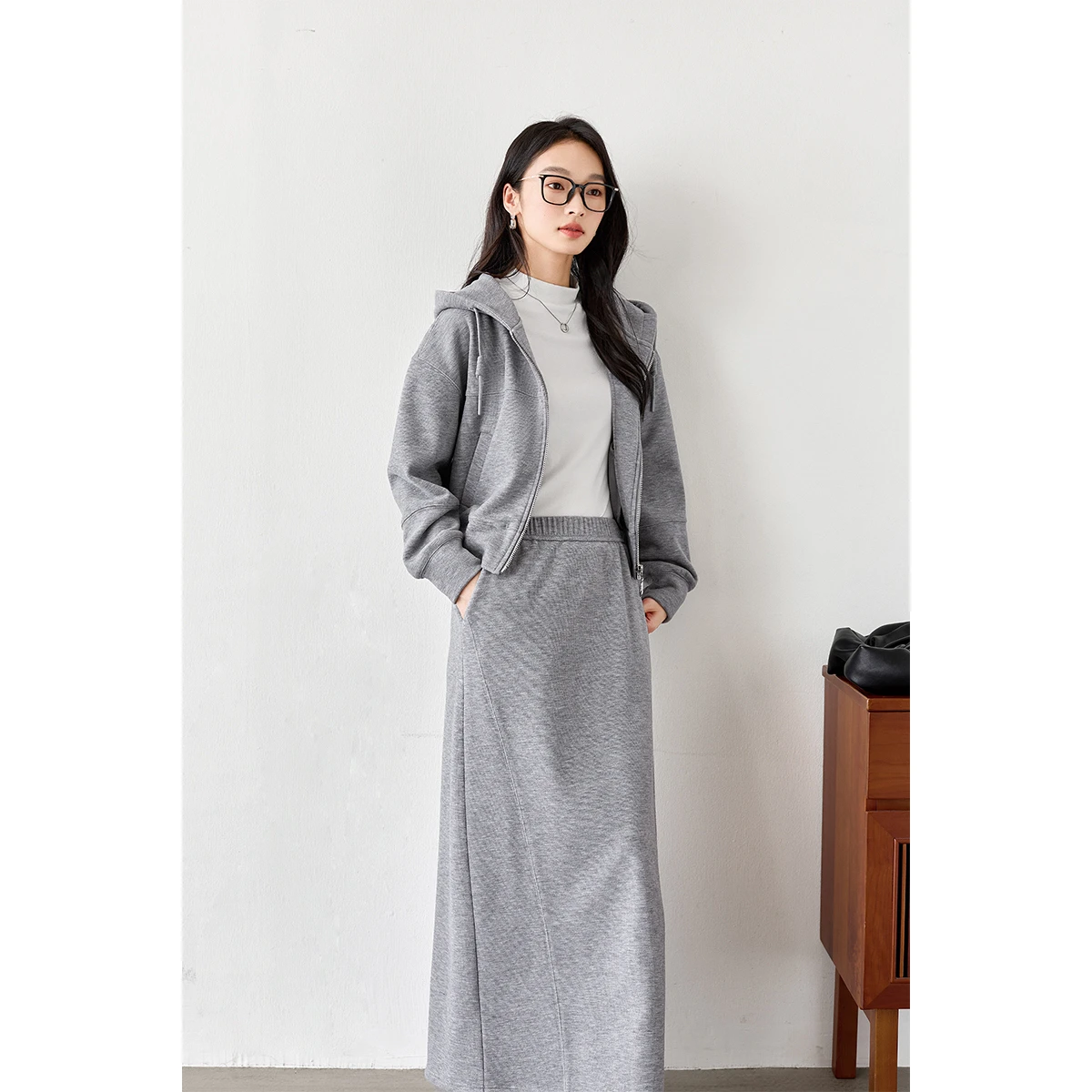 

VIMLY Women's Two Pieces Skirt Set Casual Zip Up Hooded Jackets Knitted Midi Skirts Winter 2025 Female Sporty Skirt Suits M9287