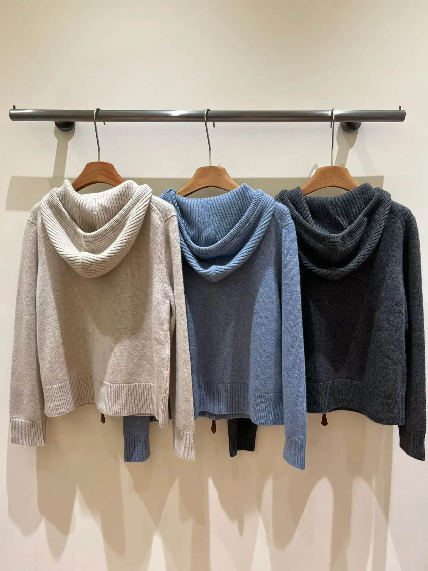 Women's High-Quality Hooded Cashmere-Wool Knit Cardigan with Drawstring and Zipper (New Autumn/Winter Collection)