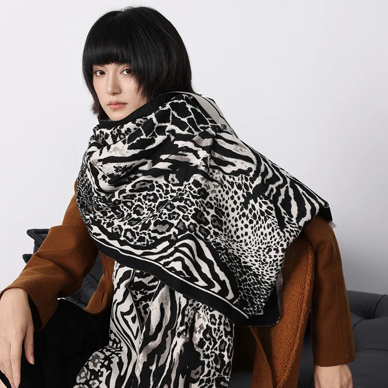 

New imitation cashmere leopard print scarf for women, fashionable and versatile retro cream-style warm neck wrap shawl,