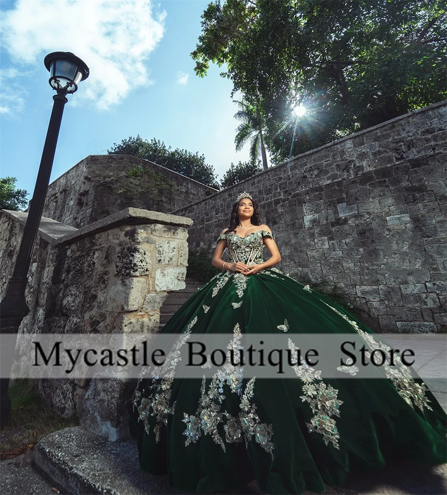 Mexican Emerald Green Lace Appliques Quinceanera Dress Ball Gown 2024 With Cape Beaded Sweet 16 Dress Vestidos De XV 15 Anos