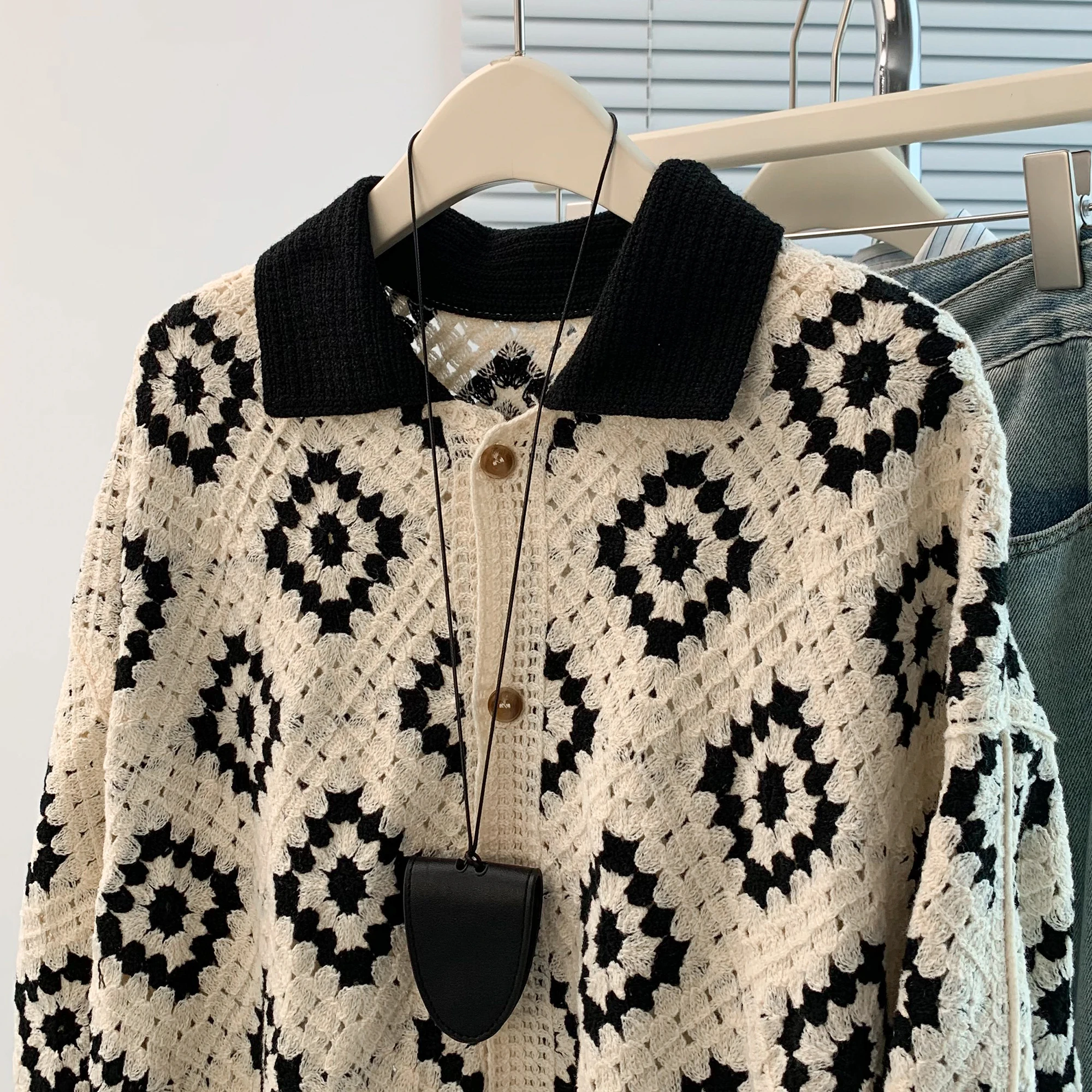 カジュアルなゆったりとしたニットコットンのティード、透かし彫りのダイヤモンド柄のオープンカーディガン、秋冬の新作、小さめのフレンチスタイル、スリーブアウト...