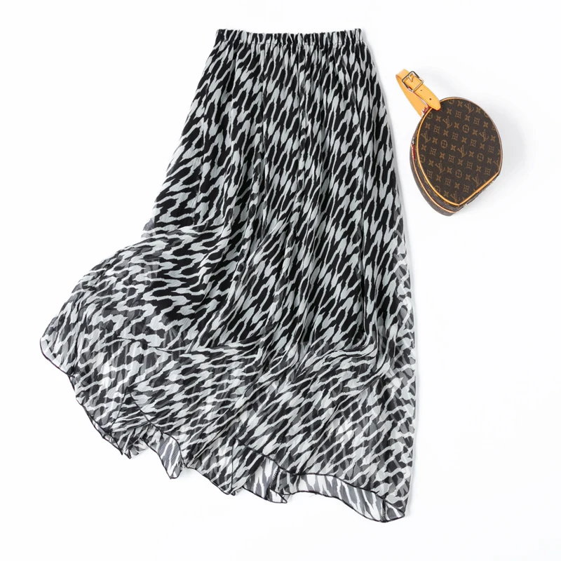 

100% Mulberry Silk Women Silk Skirt White Black Printed Long Type Skirt With Lining Summer Beach Big Hem M1160