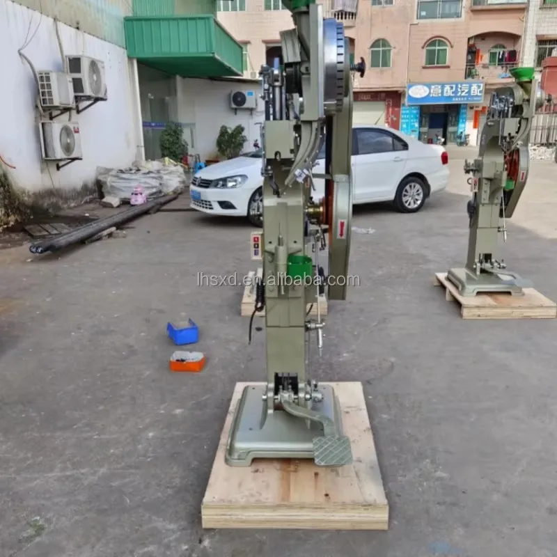 

Automatic Feeding Hardware Riveting Machine Semi Hollow Rivet Riveting Machinery Industrial Equipment