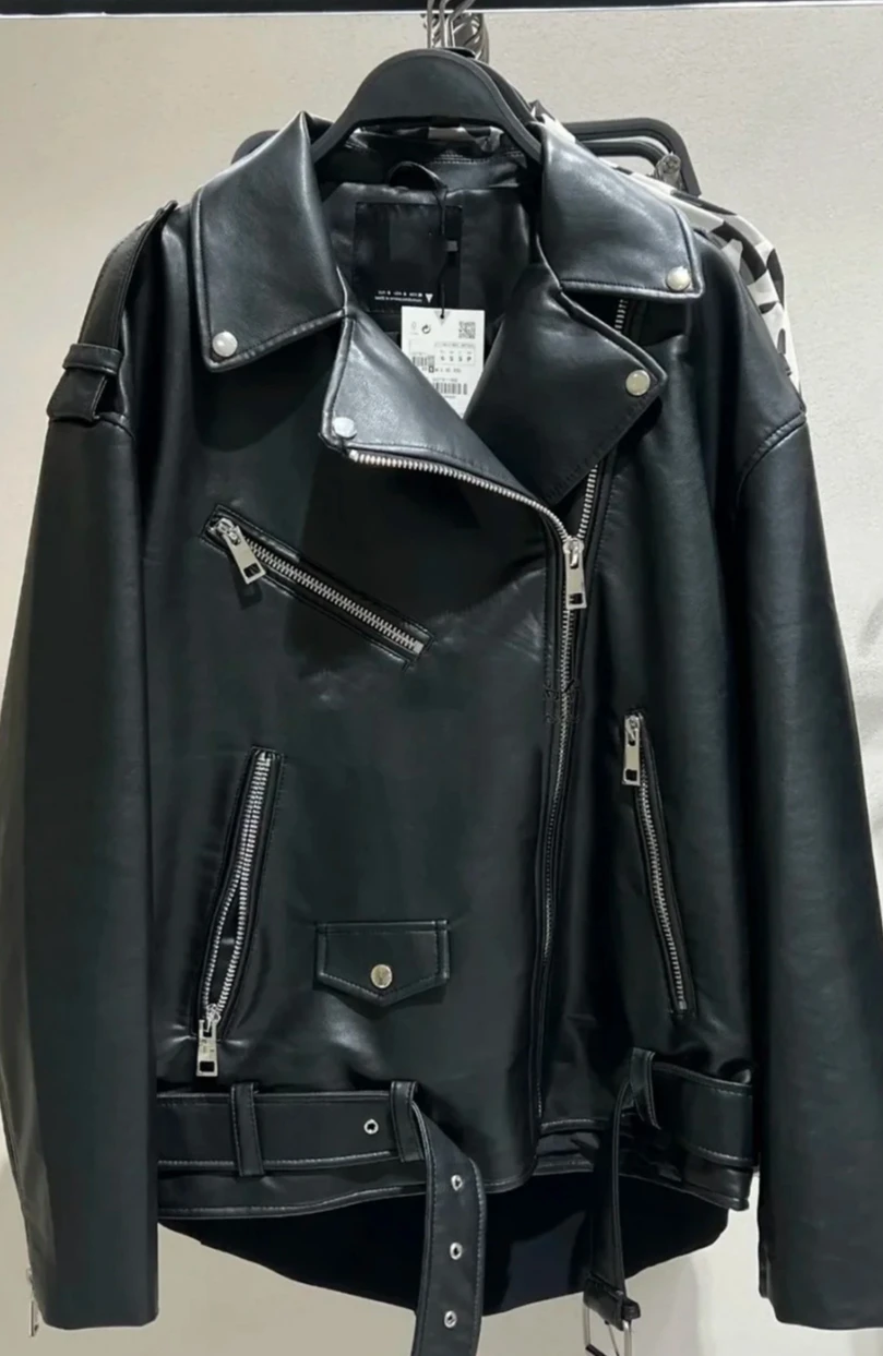 เสื้อแจ็คเก็ตมอเตอร์ไซค์หนังเทียมผู้หญิงทรงหลวม แต่งกระดุมไหล่ ซิปเฉียง แนวลำลอง สไตล์สบายๆ