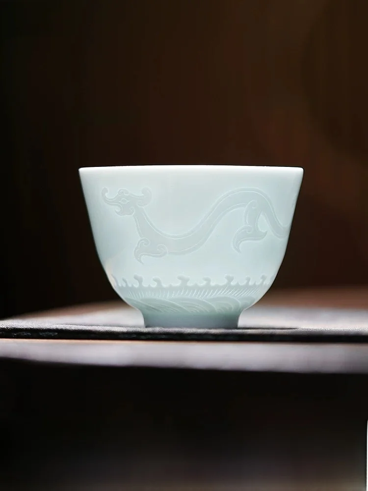 tasse-a-the-gongfu-de-jingdezhen-tasse-sculptee-dragon-tasse-du-maitre-tasse-a-the-haut-de-gamme-dediee-a-l'usage-personnel-traditionnelle-chinoise