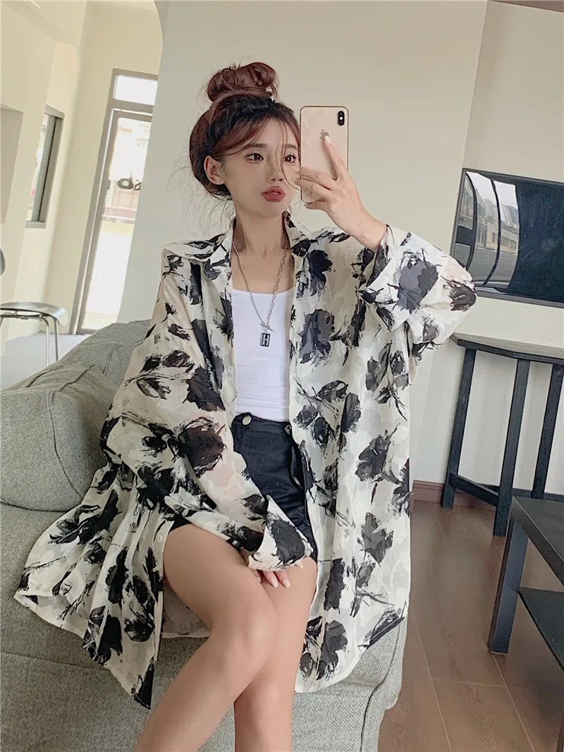 Korean Style Loose Single breasted Thin Sun Protection Coats for Women Long Sleeve Turn-down Collar Fashion Printing Lady Shirts