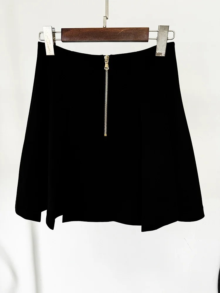 HIGH STREET 2026 Newest Fashion Stylish Designer Women Large Metal Buckle Decoration Pleated Mini Skirt
