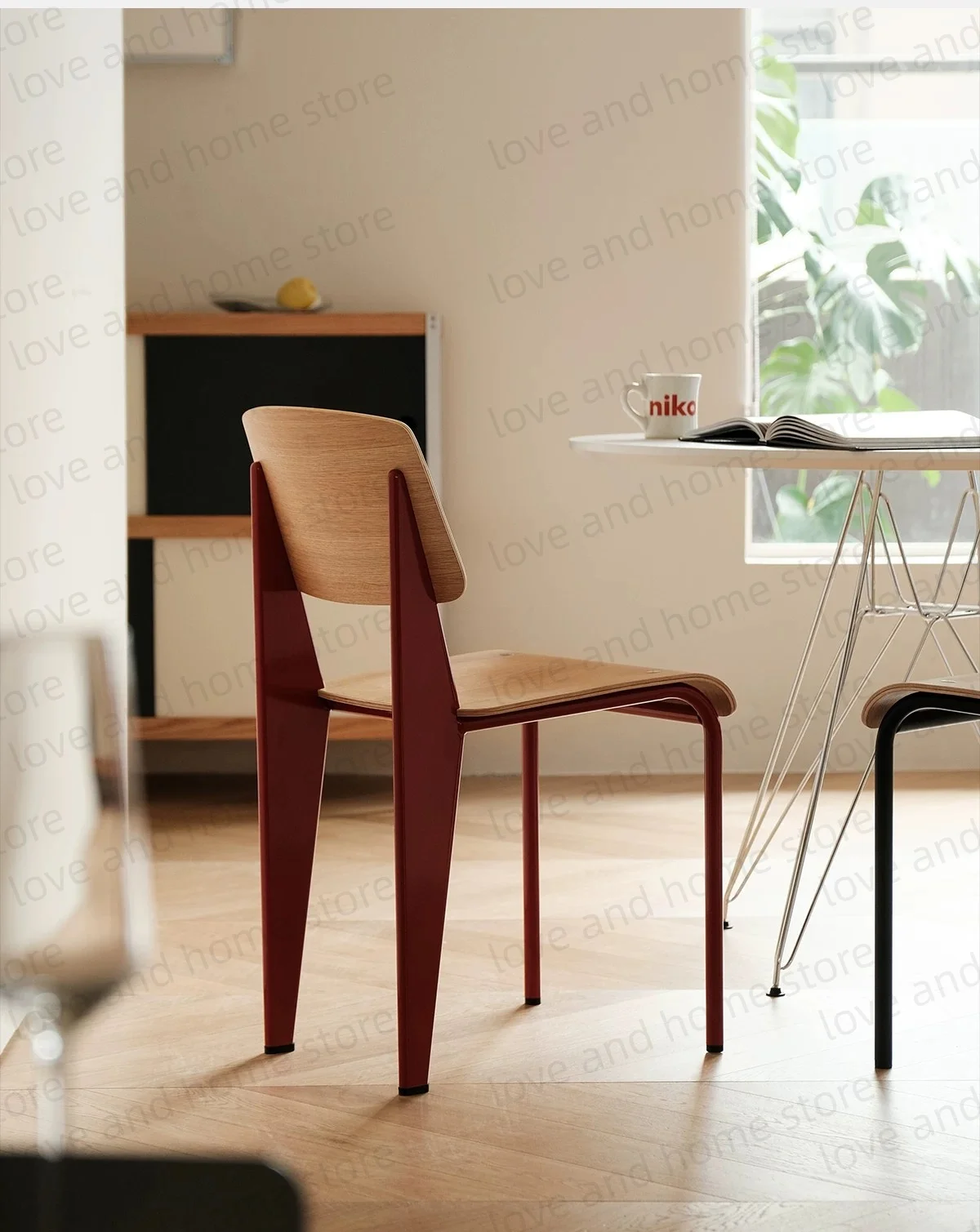 Nordic Vintage Dining Chair Metal Frame Plywood Back Classic Famous Chair for Kitchen Room Furniture