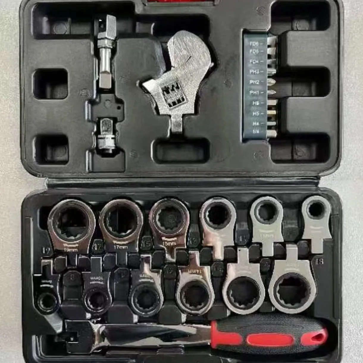 Portable 26-piece Movable Opening Shaking Head Replaceable Ratchet Wrench Shaking Head Wrench 180 ° Rotating Ratchet Tooth