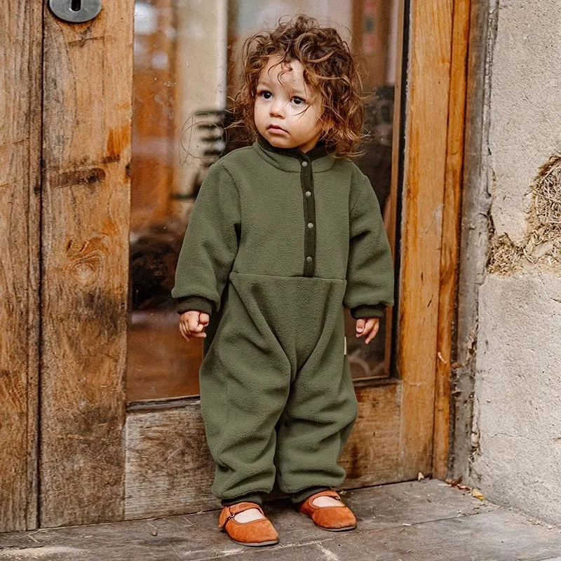 بدلة قفز للأطفال للجنسين 2025 جديد لخريف وشتاء للأولاد والبنات باللون الأخضر والبيج من الصوف ملابس دافئة ناعمة ومريحة للرضع A5294 #2