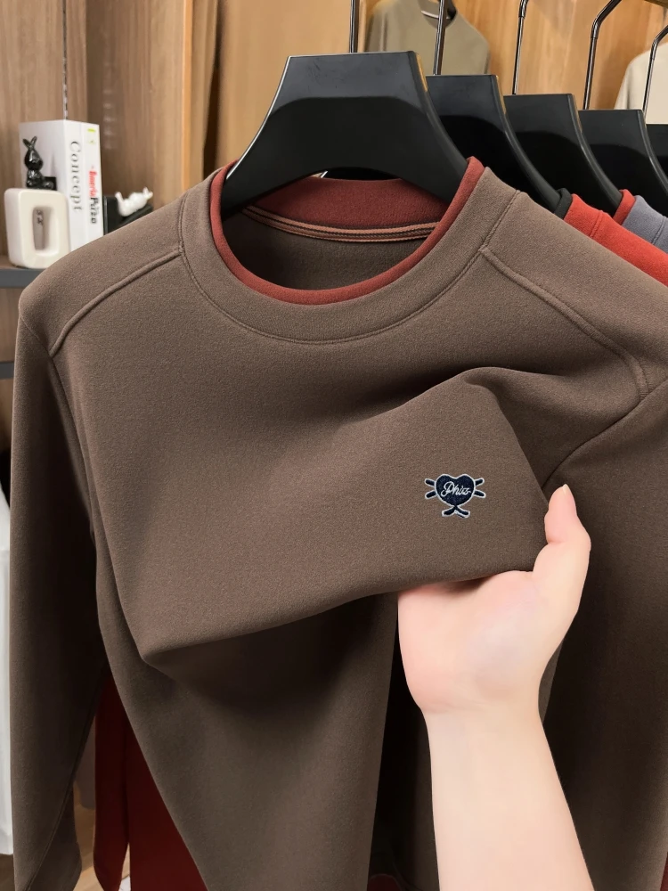 Modemarke Langarm-T-Shirt Herren Herbst neue herzförmige Stickerei doppelseitiger Samt warmer lässiger Rundhalspullover