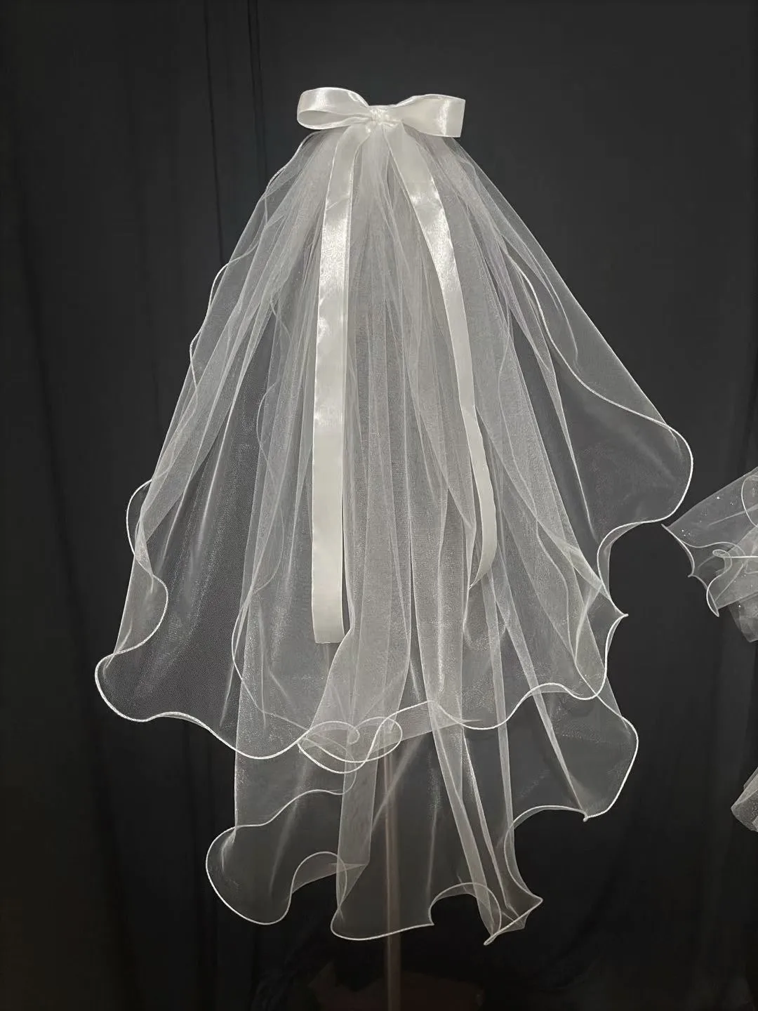 Bride with double layer pearl ribbon bow tie headdress rolled edge mesh red photo headdress children's luminous headdress image 5